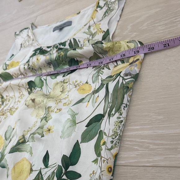 Classiques Entier Floral Sleeveless Silk Blouse - White and Yellow - Picture 5 of 7